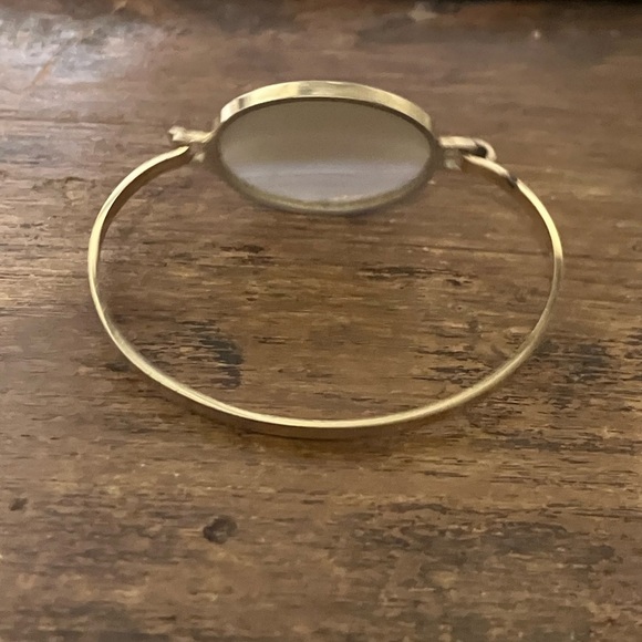 Vintage Gold Tone Bangle Bracelet - Picture 2 of 3